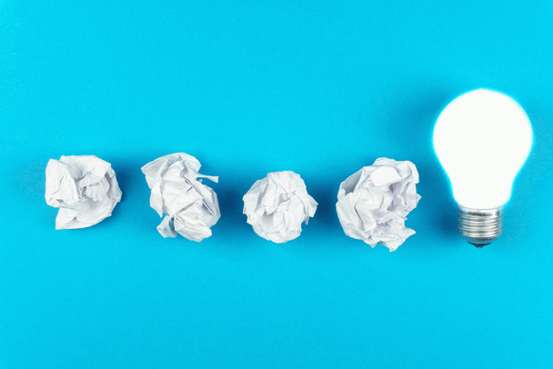 کسب درآمد از هوش مصنوعی: راهنمای جامع 6 مورد، سوالات متداول و چالش‌ها